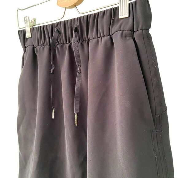 Lululemon On The Fly Black Drawstring Skirt in Size 6 - Picture 3 of 5